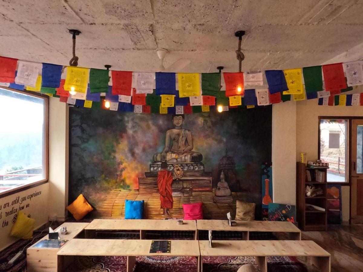 Cafe Monkbase- Food And Stay Manāli Buitenkant foto