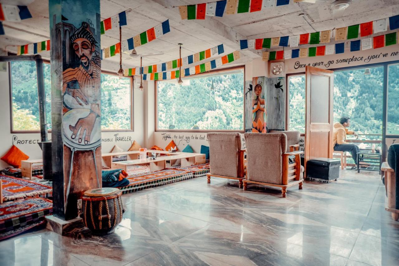 Cafe Monkbase- Food And Stay Manāli Buitenkant foto