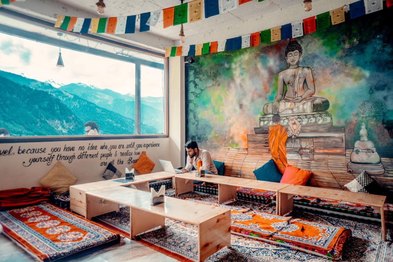 Cafe Monkbase- Food And Stay Manāli Buitenkant foto